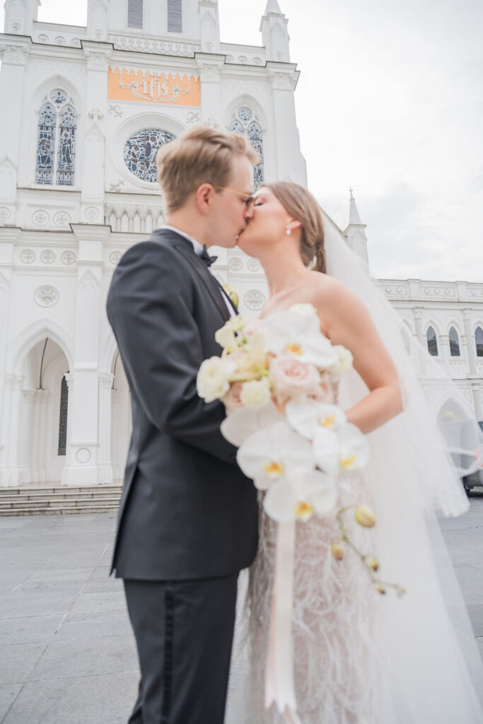Dutch Couple getting married in Chijmes Singapore - Valerie & Bjoern